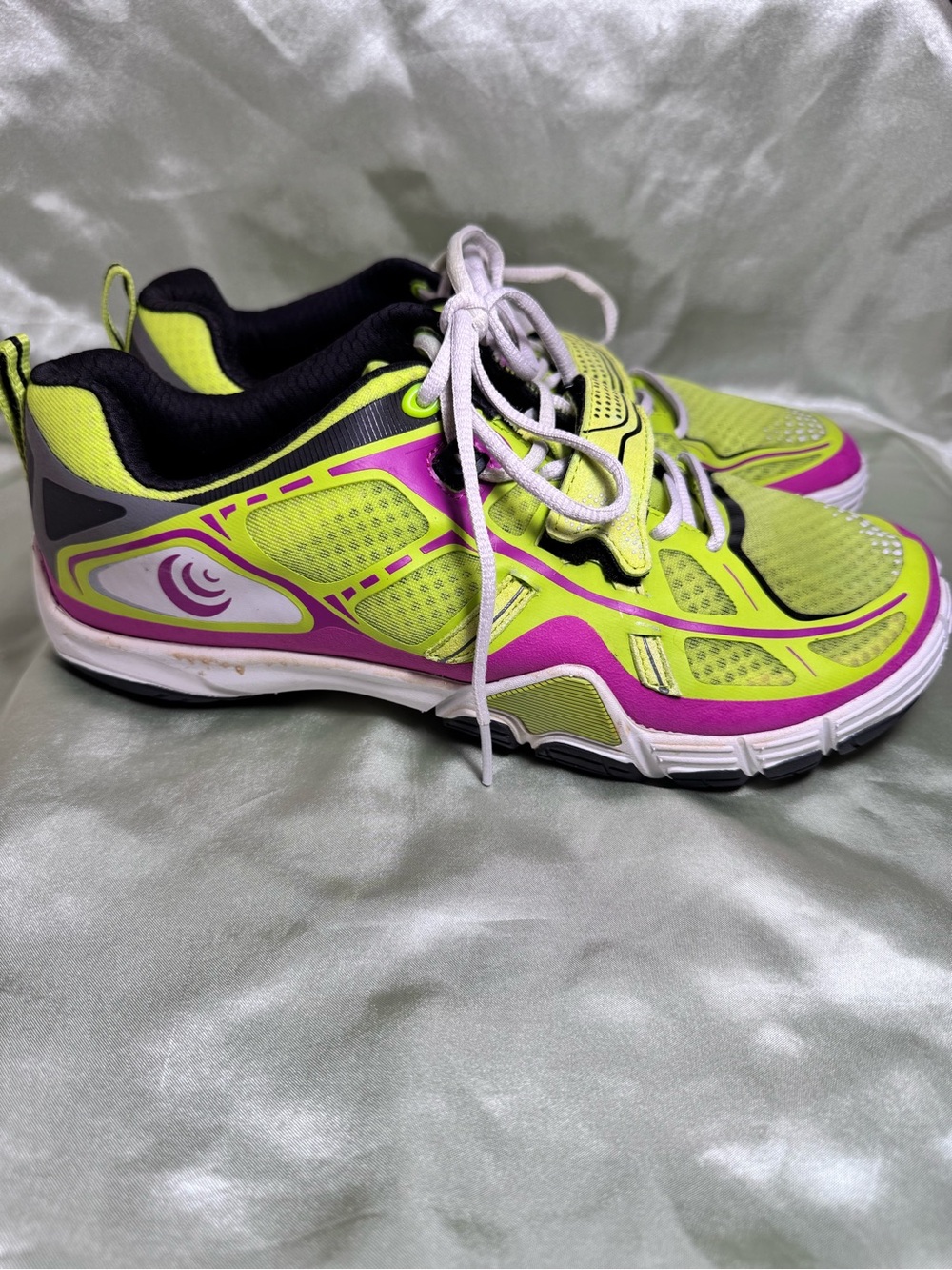 Topo Athletic Halsa Lime Orchid Zero-Drop Neon Athletic Sneakers Women’s size 10